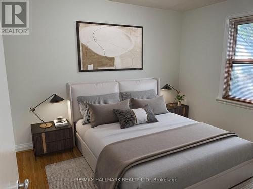 209 Homewood Avenue, Toronto, ON - Indoor Photo Showing Bedroom