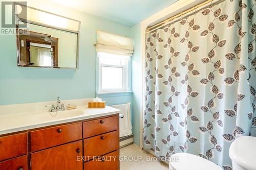 33 Franklin Street, Tweed, ON - Indoor Photo Showing Bathroom