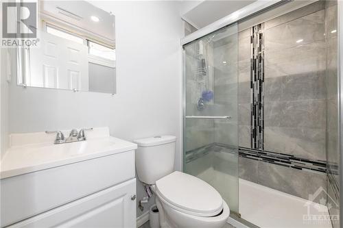 24 Havenhurst Crescent, Ottawa, ON - Indoor Photo Showing Bathroom