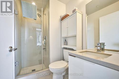 1911 - 8 Eglinton Avenue E, Toronto, ON - Indoor Photo Showing Bathroom