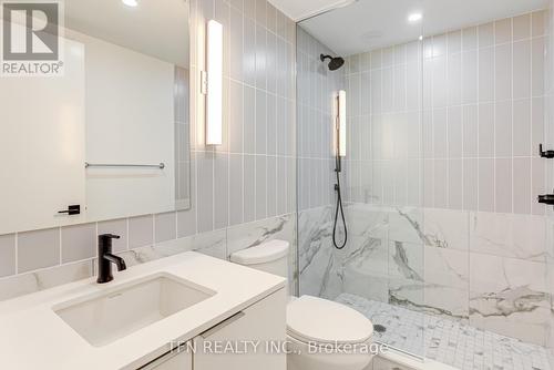 1101 - 327 King Street W, Toronto, ON - Indoor Photo Showing Bathroom