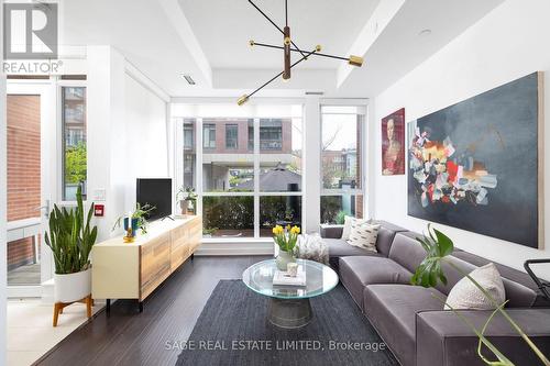 105 - 55 Regent Park Boulevard, Toronto, ON - Indoor Photo Showing Living Room