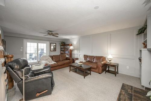 181 Millen Road, Stoney Creek, ON - Indoor Photo Showing Living Room