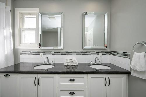 181 Millen Road, Stoney Creek, ON - Indoor Photo Showing Bathroom
