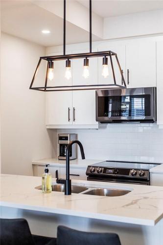 12 Blanshard Street|Unit #202, Hamilton, ON - Indoor Photo Showing Kitchen With Upgraded Kitchen
