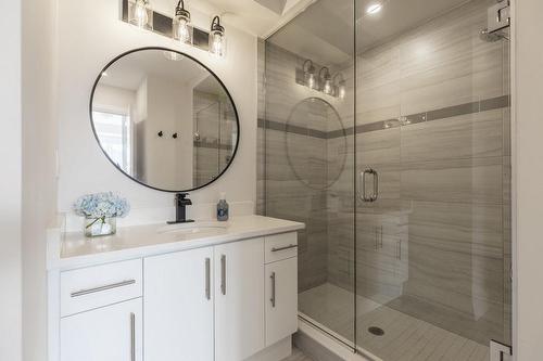 12 Blanshard Street|Unit #202, Hamilton, ON - Indoor Photo Showing Bathroom