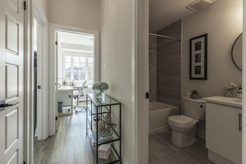 12 Blanshard Street|Unit #202, Hamilton, ON - Indoor Photo Showing Bathroom