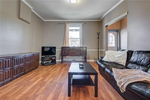 51 Tisdale Street N, Hamilton, ON - Indoor Photo Showing Living Room