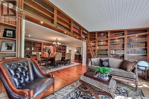 499 Lakeshore Road E, Oakville, ON - Indoor Photo Showing Living Room