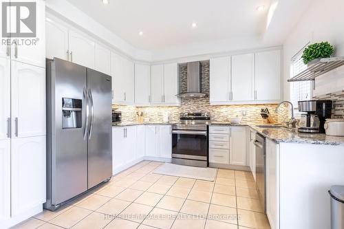 3111 Ferguson Drive, Burlington, ON - Indoor Photo Showing Kitchen With Upgraded Kitchen