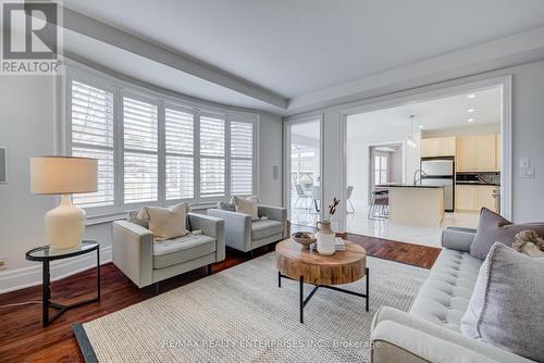 603 Canyon Street, Mississauga, ON - Indoor Photo Showing Living Room