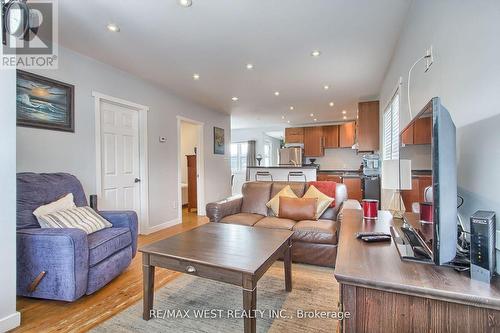 1271 Killarney Beach Road, Innisfil, ON - Indoor Photo Showing Living Room