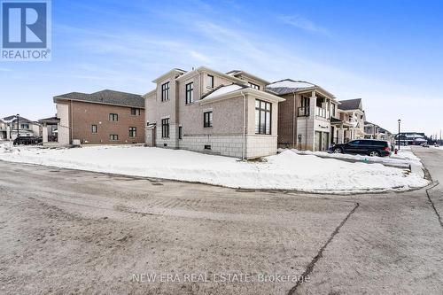 7 Ballanview Court, Whitchurch-Stouffville, ON - Outdoor