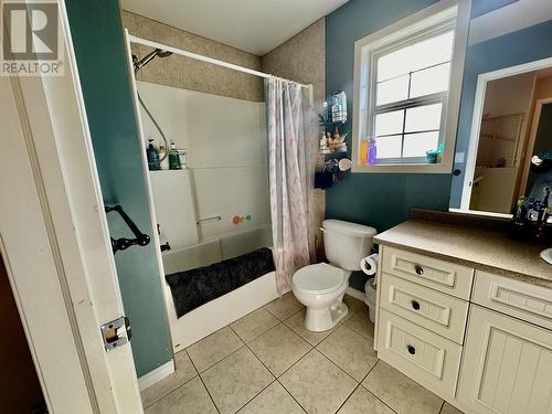 11332 88A Street, Fort St. John, BC - Indoor Photo Showing Bathroom