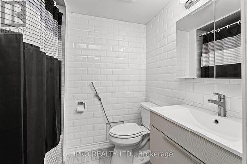 1601 - 298 Jarvis Street, Toronto, ON - Indoor Photo Showing Bathroom