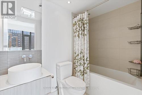 805 - 161 Roehampton Avenue, Toronto, ON - Indoor Photo Showing Bathroom
