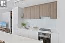 805 - 161 Roehampton Avenue, Toronto, ON  - Indoor Photo Showing Kitchen 