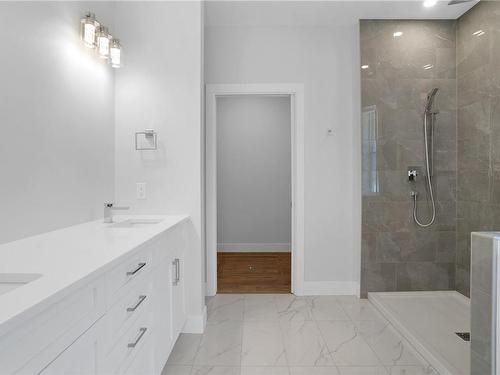 179 Francis Pl, Ladysmith, BC - Indoor Photo Showing Bathroom