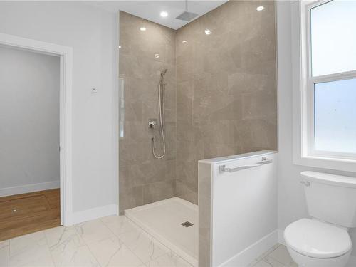 179 Francis Pl, Ladysmith, BC - Indoor Photo Showing Bathroom