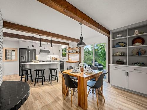 715 Salsbury Rd, Courtenay, BC - Indoor Photo Showing Dining Room