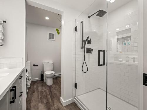 715 Salsbury Rd, Courtenay, BC - Indoor Photo Showing Bathroom