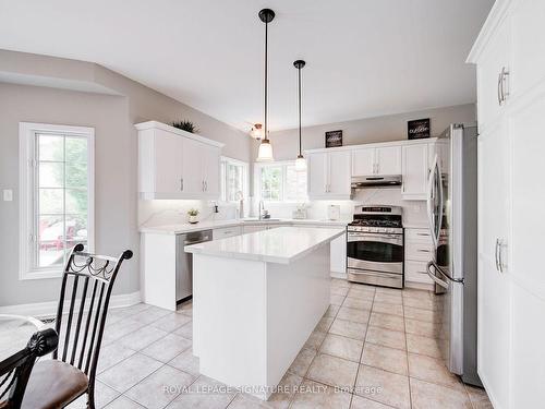 2547 Armour Cres, Burlington, ON - Indoor Photo Showing Kitchen