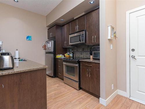 204-623 Treanor Ave, Langford, BC - Indoor Photo Showing Kitchen