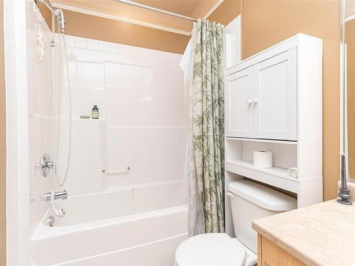 204-623 Treanor Ave, Langford, BC - Indoor Photo Showing Bathroom