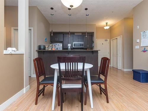 204-623 Treanor Ave, Langford, BC - Indoor Photo Showing Dining Room