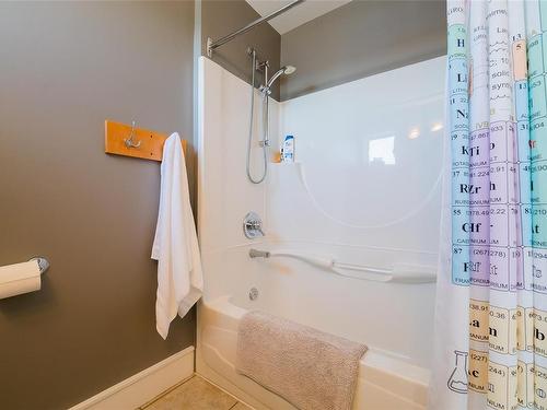 3399 Stephenson Point Rd, Nanaimo, BC - Indoor Photo Showing Bathroom