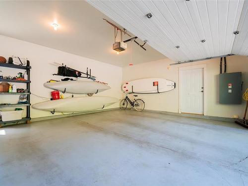3399 Stephenson Point Rd, Nanaimo, BC - Indoor Photo Showing Garage