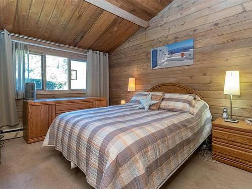 1600 Seacrest Rd, Nanoose Bay, BC - Indoor Photo Showing Bedroom