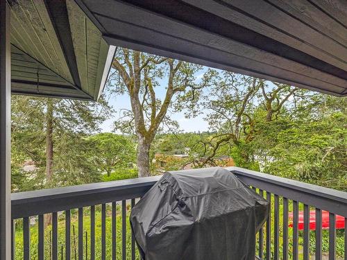 1498 Cranbrook Pl, Saanich, BC - Outdoor With Deck Patio Veranda