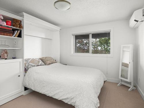 1498 Cranbrook Pl, Saanich, BC - Indoor Photo Showing Bedroom