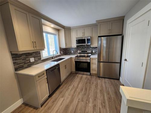 6427 Hopkins Crt, Sooke, BC - Indoor Photo Showing Kitchen With Stainless Steel Kitchen