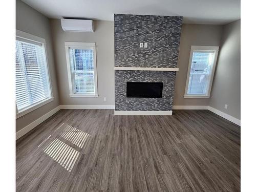 6427 Hopkins Crt, Sooke, BC - Indoor Photo Showing Living Room With Fireplace