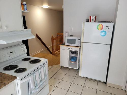 Cuisine - 98 9E Avenue, Montréal (Lasalle), QC - Indoor Photo Showing Kitchen