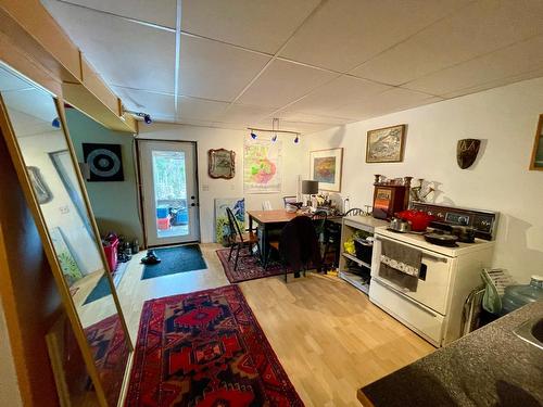 359 Washington Street N, Kaslo, BC - Indoor