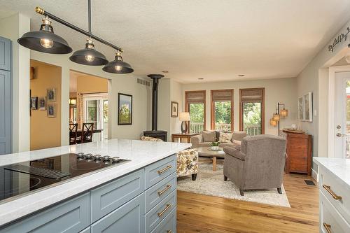 10 Cathcart Street, Huron-Kinloss, ON - Indoor Photo Showing Kitchen