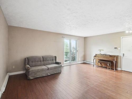 Salon - 8-830 Rue Hélène-Boullé, Boucherville, QC - Indoor Photo Showing Living Room