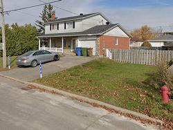 Rue Léon-Bloy E.  La Prairie, QC J5R 3G8