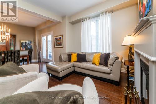 94 North Park Road, Vaughan, ON - Indoor Photo Showing Living Room