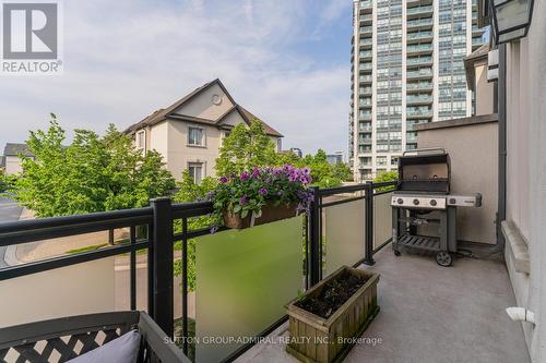 94 North Park Road, Vaughan, ON - Outdoor With Balcony