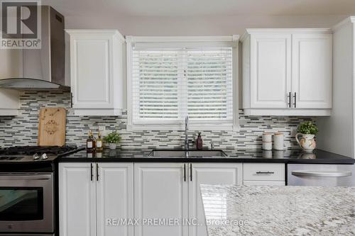 1870 St. Johns Road, Innisfil, ON - Indoor Photo Showing Kitchen With Upgraded Kitchen