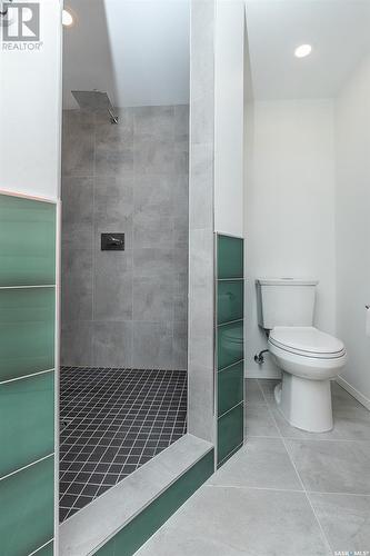 335 E Avenue S, Saskatoon, SK - Indoor Photo Showing Bathroom