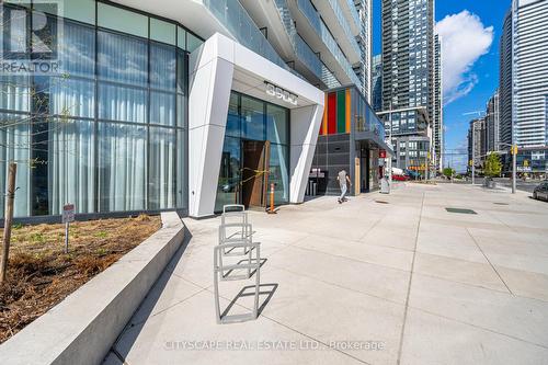 6012 - 3900 Confederation Parkway, Mississauga, ON - Outdoor