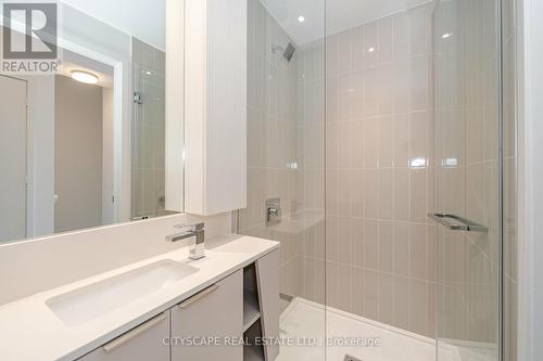 6012 - 3900 Confederation Parkway, Mississauga, ON - Indoor Photo Showing Bathroom