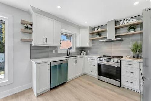 178 Seminole Road, Ancaster, ON - Indoor Photo Showing Kitchen With Upgraded Kitchen