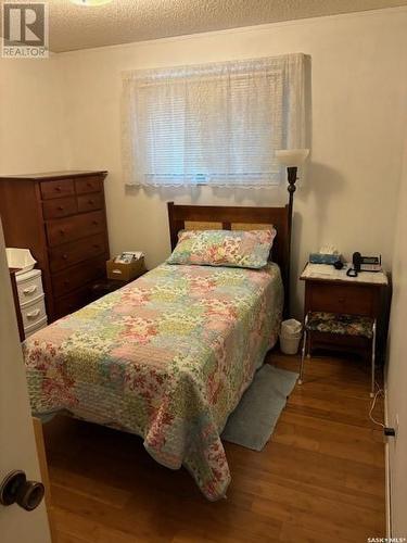 724 M Avenue S, Saskatoon, SK - Indoor Photo Showing Bedroom