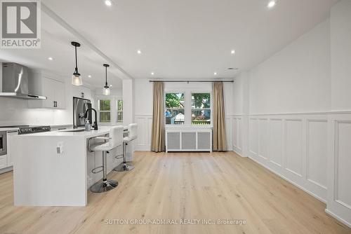 195 Glen Cedar Road, Toronto, ON - Indoor Photo Showing Kitchen With Upgraded Kitchen